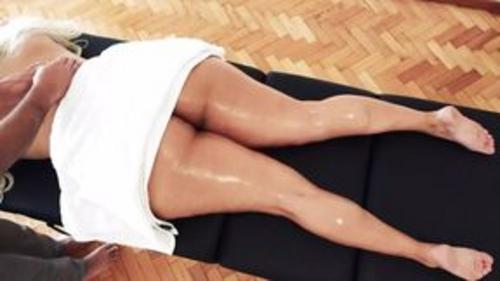 Sunny Lune aka  Suny Lune  - Big Ass Milf Going Horny During Massage   https://www.xvideos.com/video75767943/big_ass_milf_going_horny_during_massage