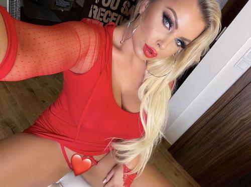 What's the name of this pornstar?