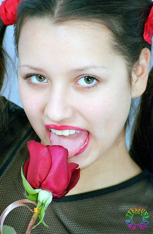 What's the name of this pornstar?