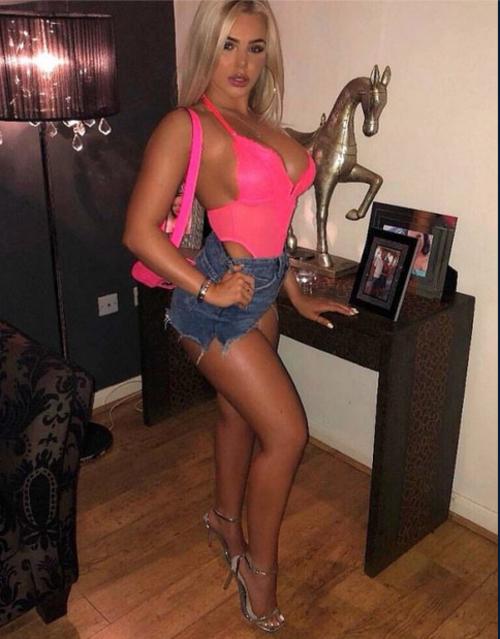 What's the name of this pornstar?