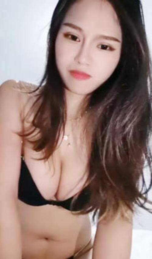 What's the name of this pornstar?