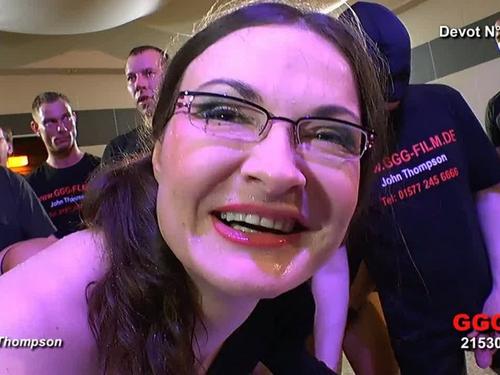 What's the name of this pornstar?