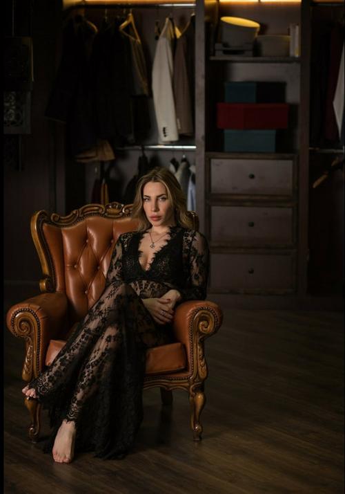 What's the name of this pornstar?