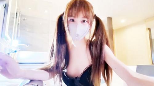 What's the name of this pornstar?
