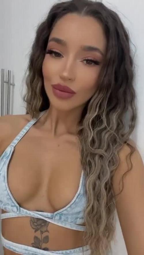 What's the name of this pornstar?