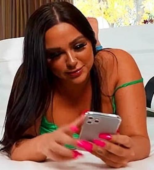 What's the name of this pornstar?