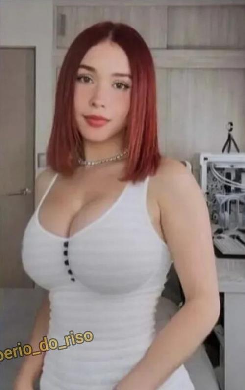What's the name of this pornstar?