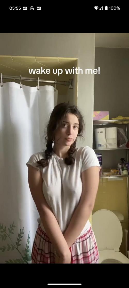 What's the name of this pornstar?