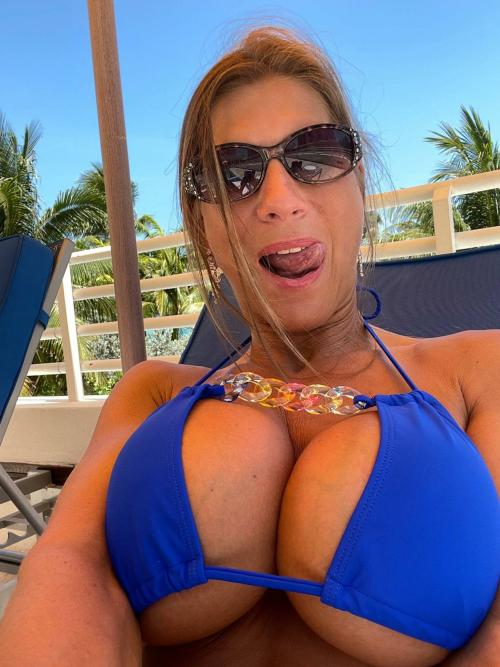 Eve30j ---------------------
https://m.facebook.com/profile.php?id=61576978737276
https://www.babepedia.com/babe/Eve30j
https://www.instagram.com/eve30jxx