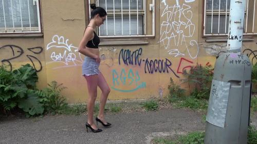 What's the name of this pornstar?