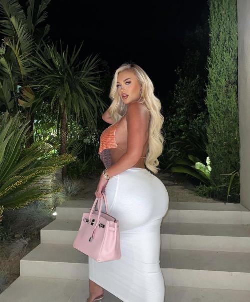 What's the name of this pornstar?