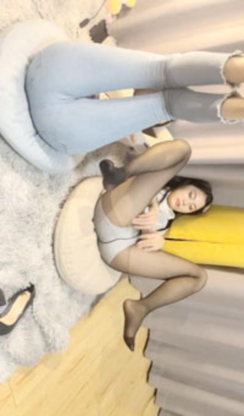 What's the name of this pornstar?