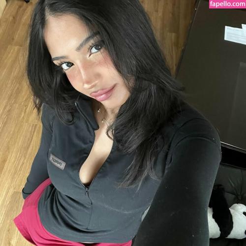 What's the name of this pornstar?