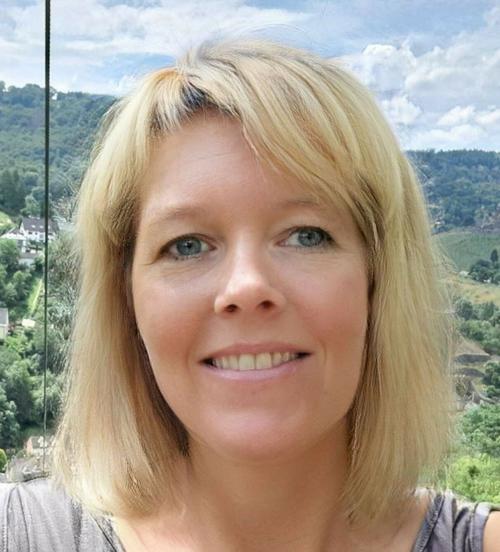 What's the name of this pornstar?